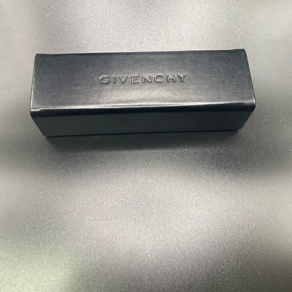 Givenchy fold over close rectangular eyeglass case preowned